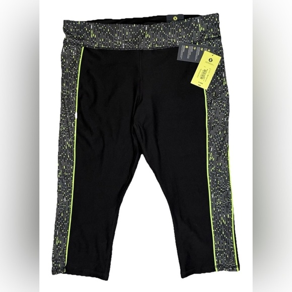Xersion Pants - NWT Xersion Women's Black Neon Green Capri Workout Yoga Pants Size XL 36 X 20